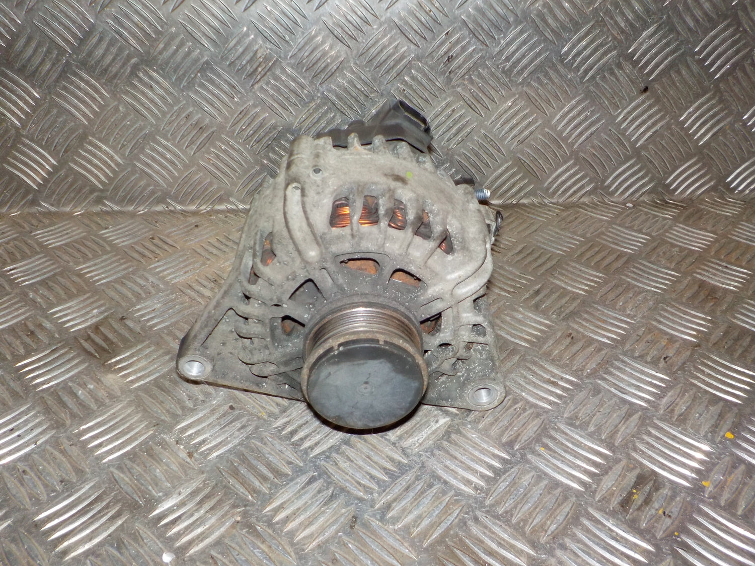 Kia Ceed Generator Med OEM Nr. 373002A500 Fra Kia Ophugger