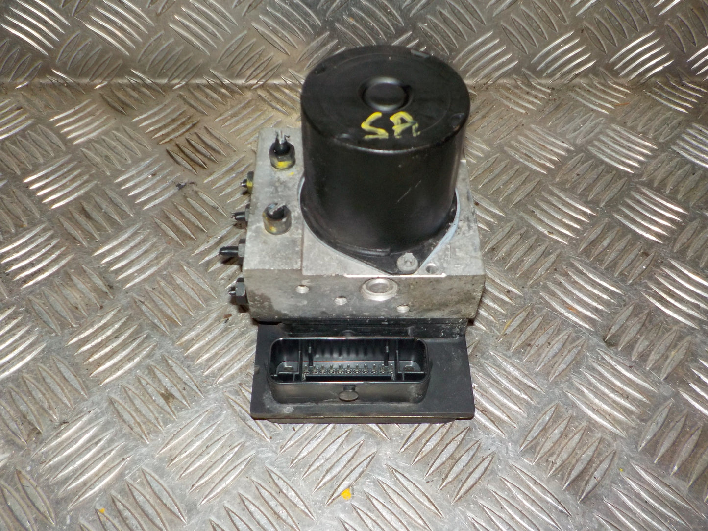 Skoda Fabia Abs Pumpe Med OEM Nr. 6Q0614517H Fra Skoda Ophugger