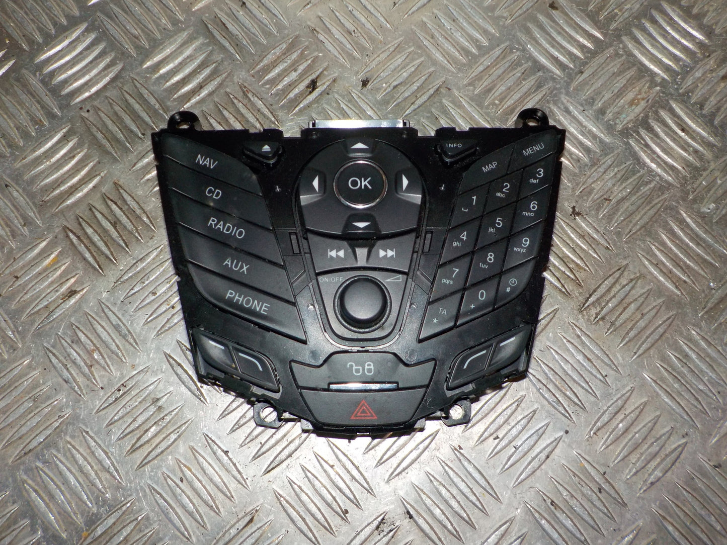 Ford Focus Radioforplade Med OEM Nr. 1771645 Fra Ford Ophugger