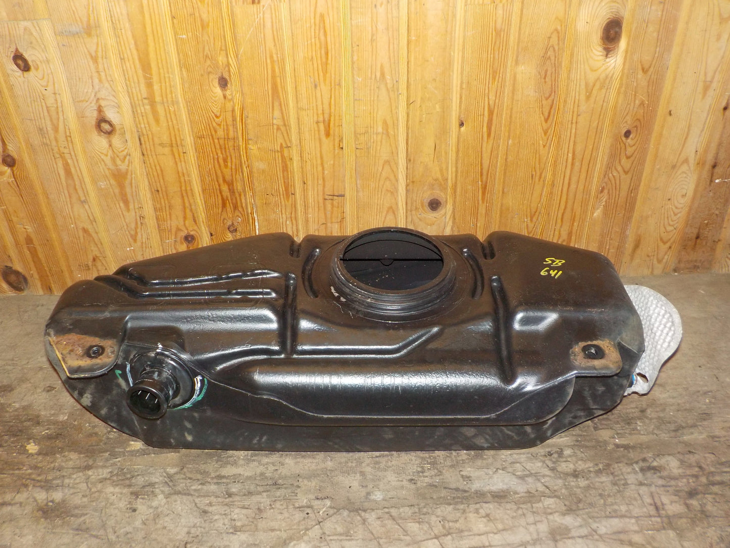 Citroen C1 Tank Med OEM Nr. 1500CX Fra Citroen Ophugger