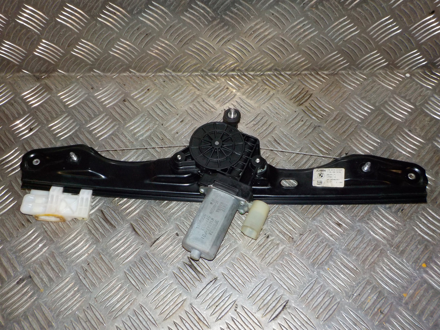 BMW 3-Serie F30/F31/F80 Rudemotor - Rudehejs Med OEM Nr. 67627341563 Fra BMW Ophugger