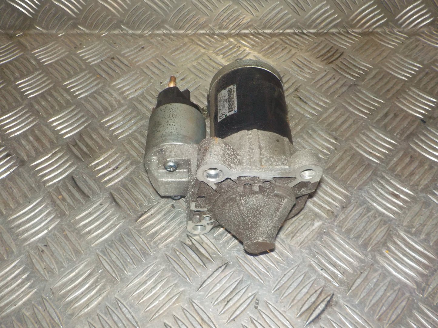 Dacia Logan Starter Med OEM Nr. 8200845083 Fra Dacia Ophugger