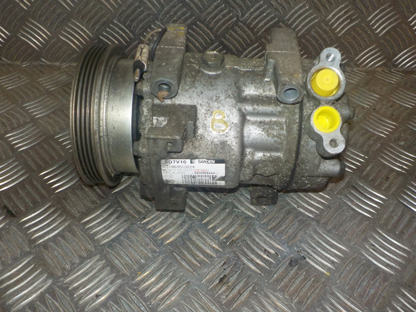 Dacia Logan Aircondition Pumpe Med OEM Nr. 8200866443 Fra Dacia Ophugger
