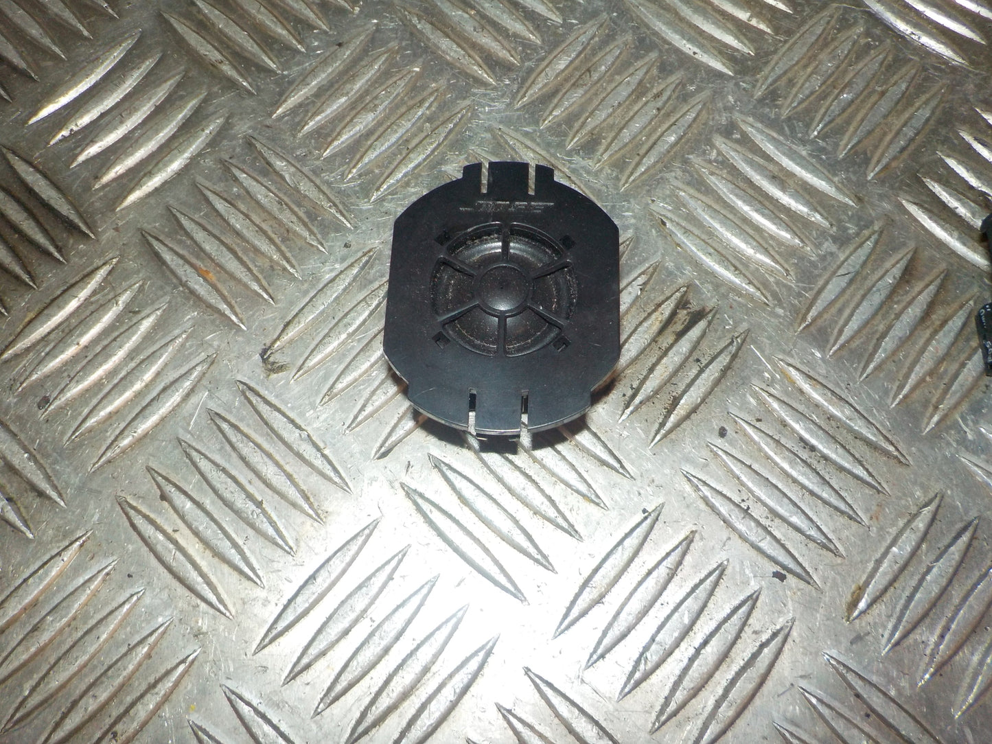 Renault Laguna 3 Højttaler Med OEM Nr. 2814800008T Fra Renault Ophugger