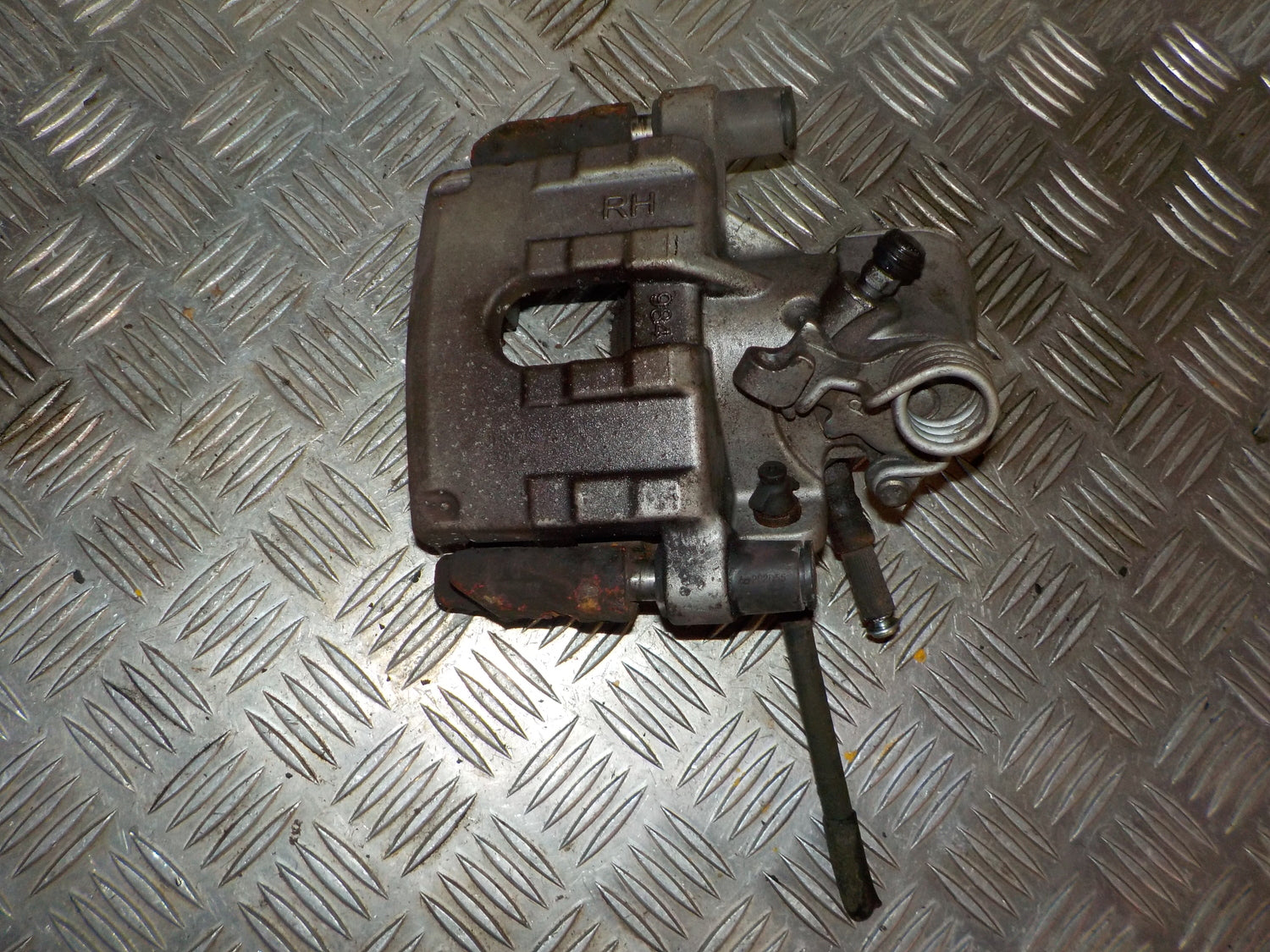 Mazda 3 BK Bremsekaliber HB Med OEM Nr. C2Y32648ZA Fra Mazda Ophugger