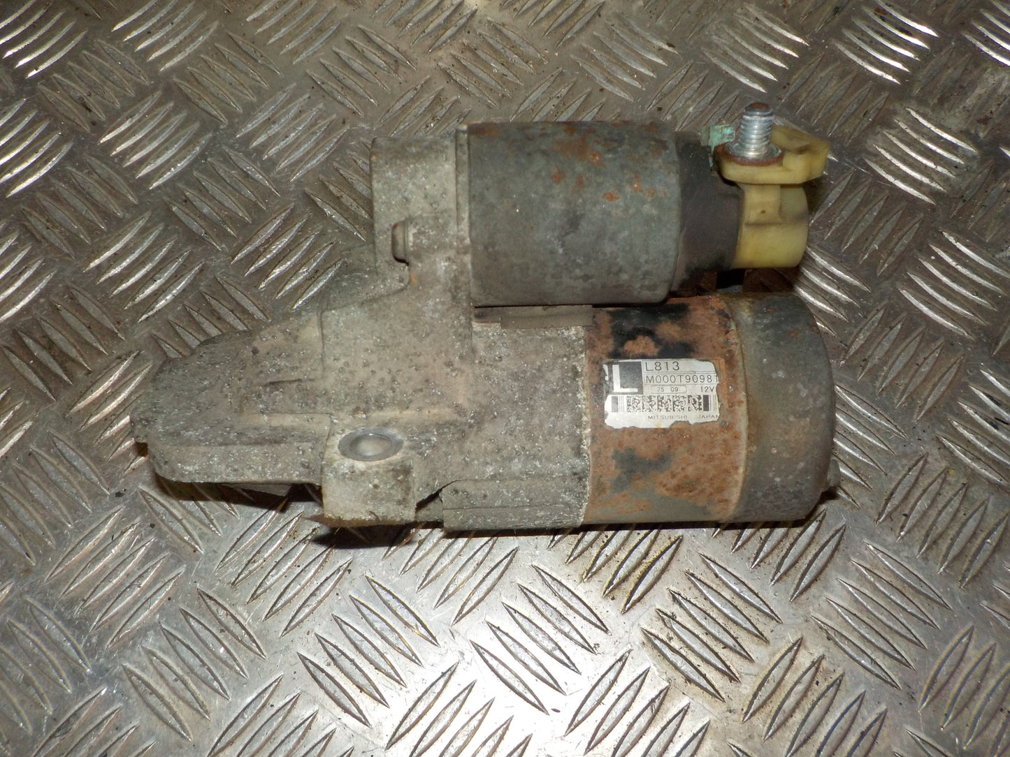 Mazda 3 BK Starter Med OEM Nr. M000T90981 Fra Mazda Ophugger