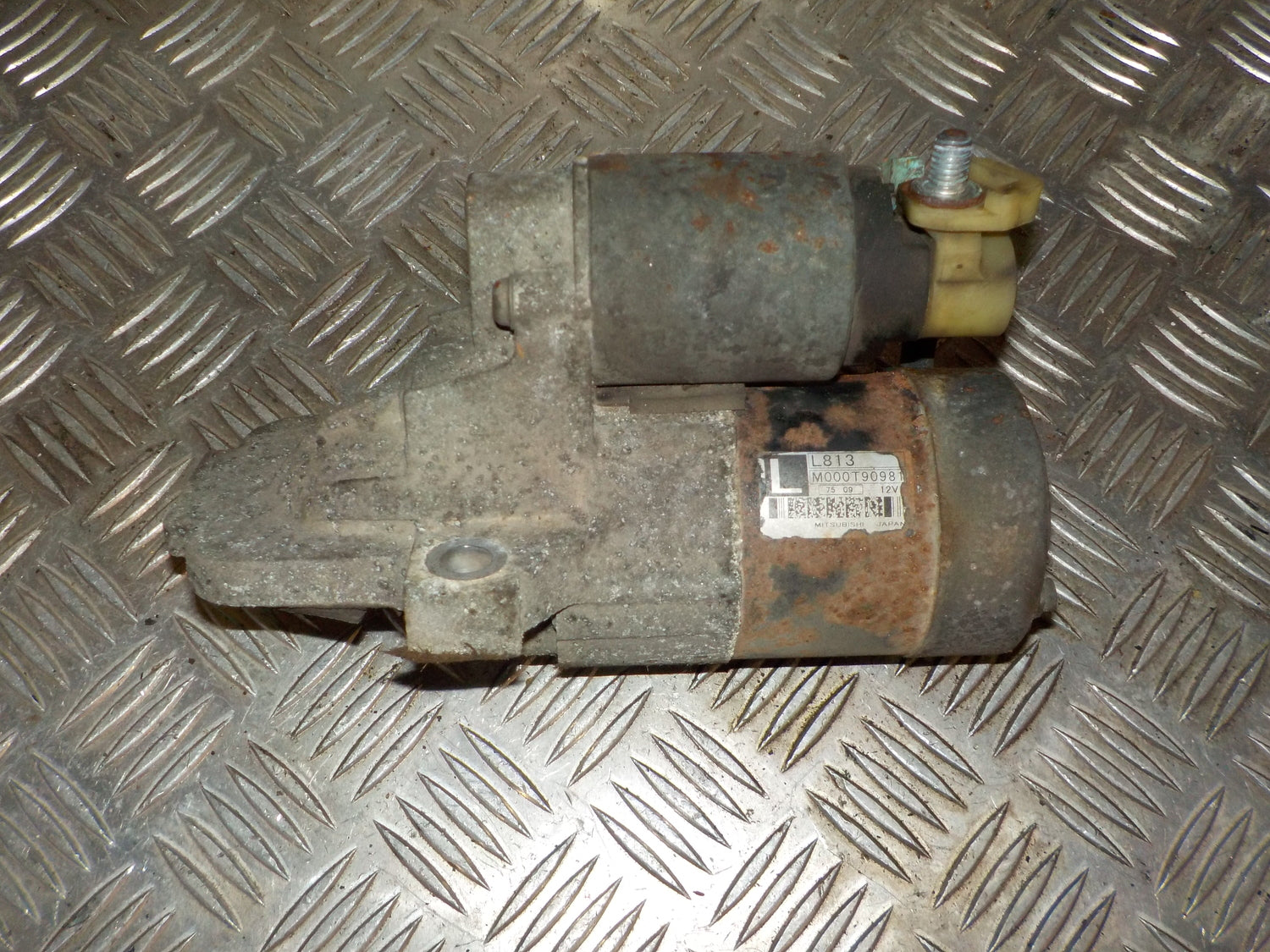 Mazda 3 BK Starter Med OEM Nr. M000T90981 Fra Mazda Ophugger