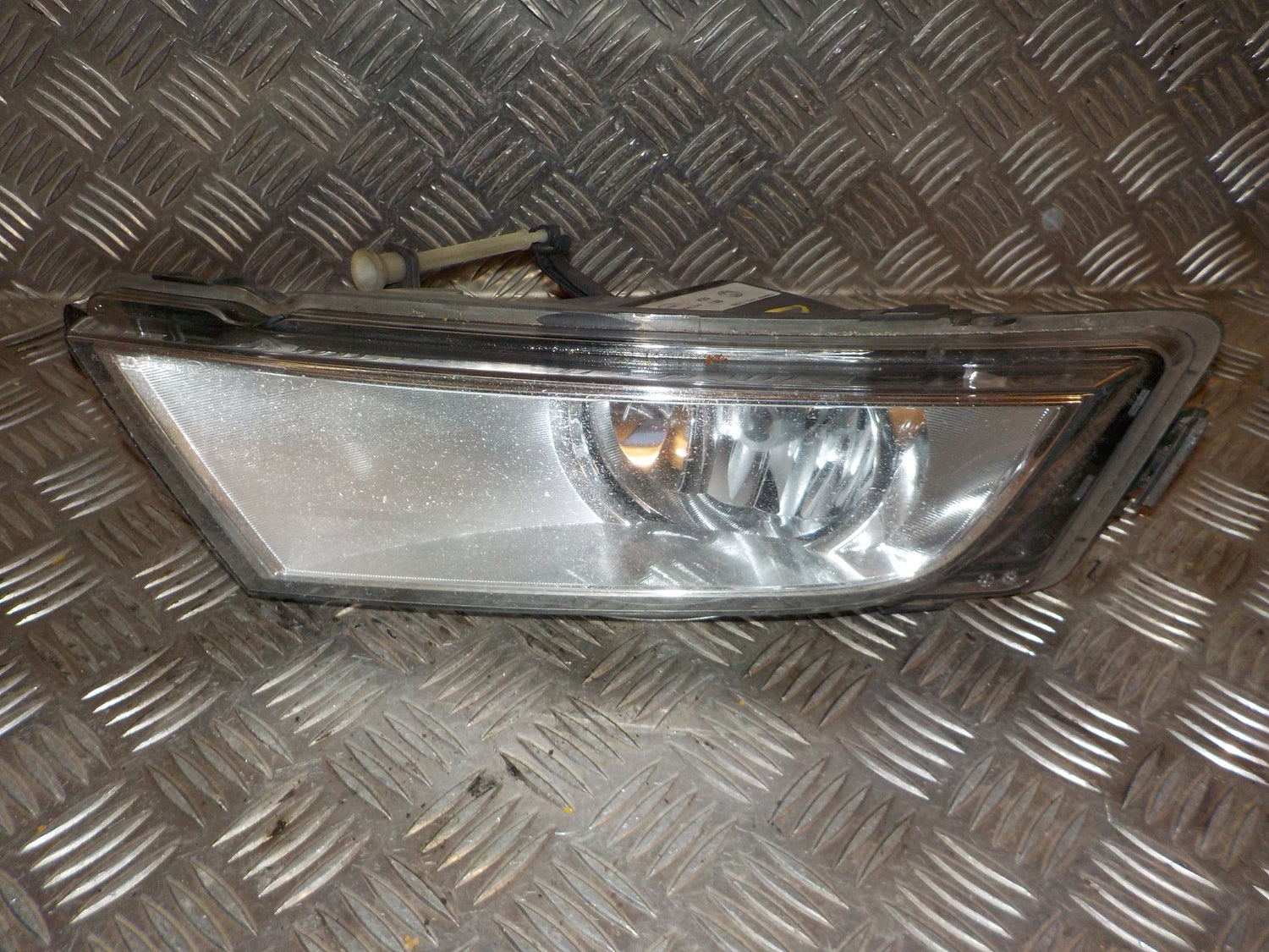 Skoda Octavia Tågelygte For Med OEM Nr. 5E0941699D Fra Skoda Ophugger