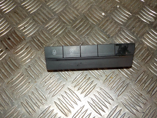 Skoda Octavia Kontakt Diverse Med OEM Nr. 5E1927132M Fra Skoda Ophugger