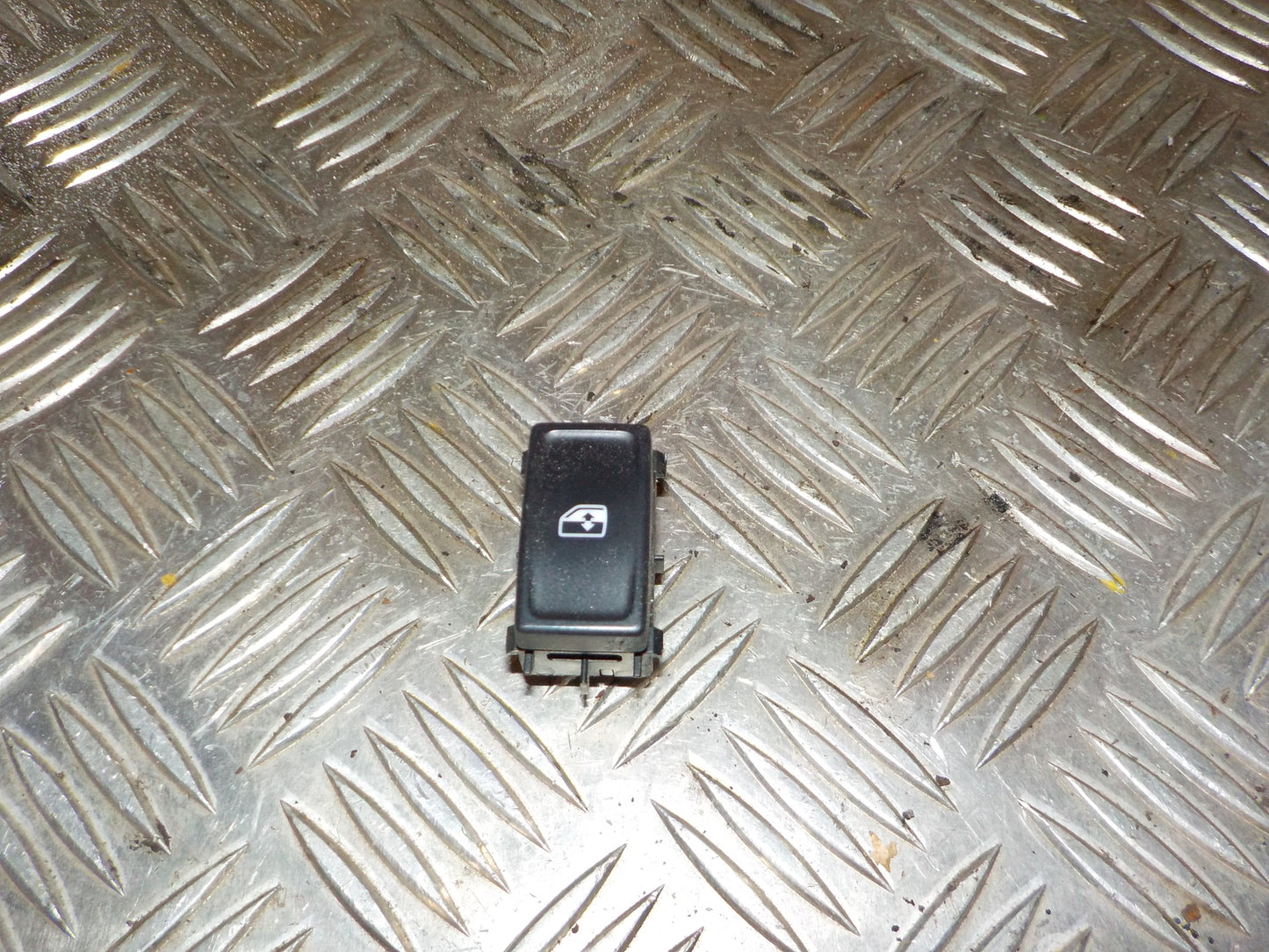Skoda Octavia Kontakt Rudehejs Med OEM Nr. 5E0959855A Fra Skoda Ophugger