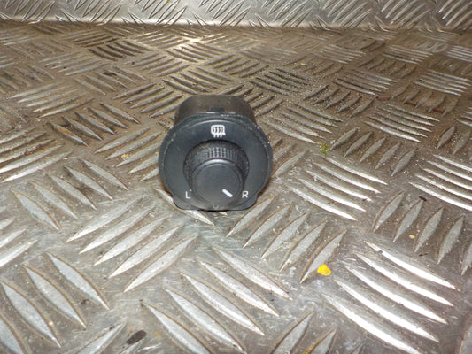 Skoda Octavia Kontakt Sidespejl Med OEM Nr. 5E0959565B Fra Skoda Ophugger