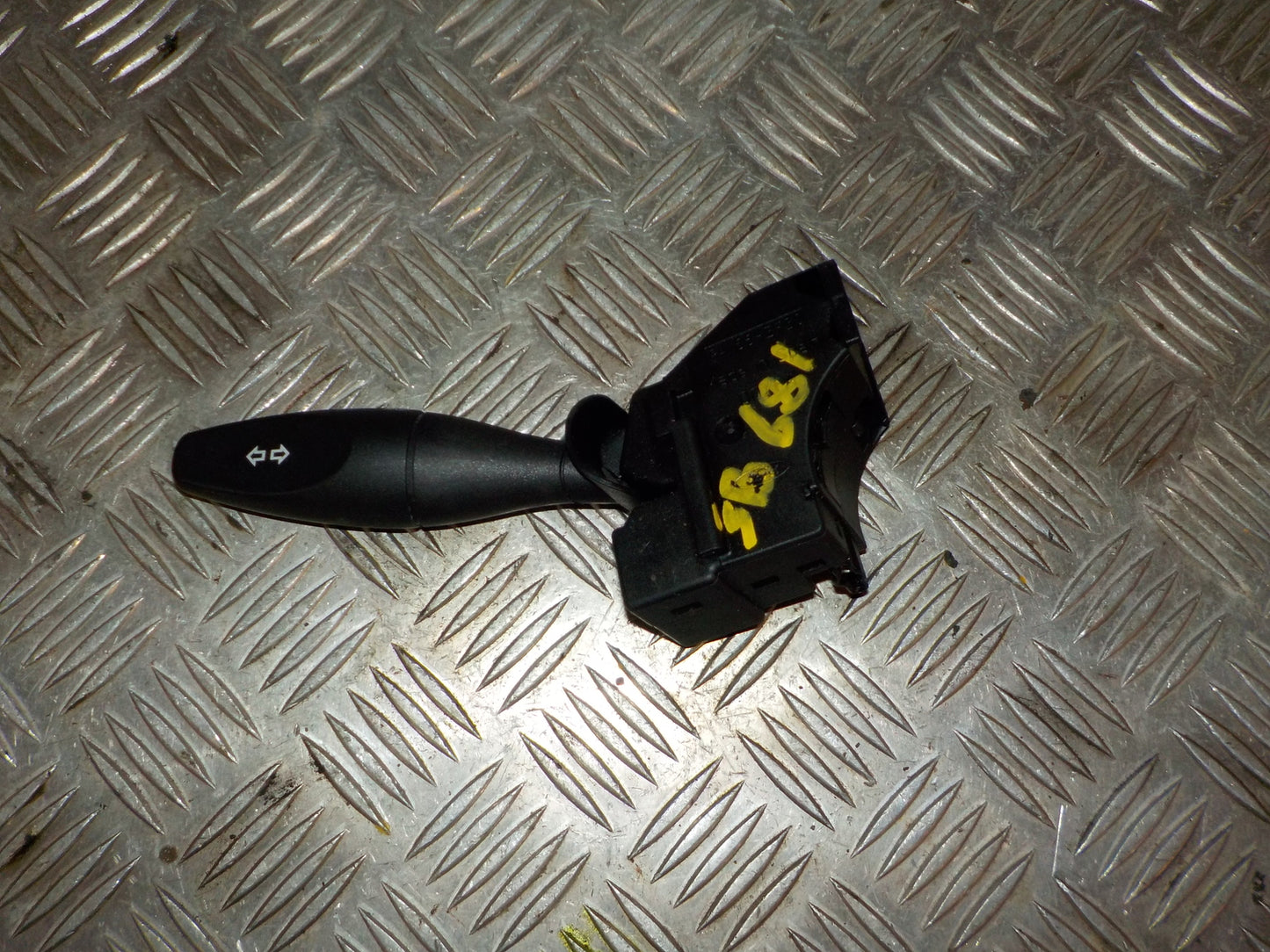 Ford Transit Connect Kontakt Blink Med OEM Nr. 2T1T13335AB Fra Ford Ophugger