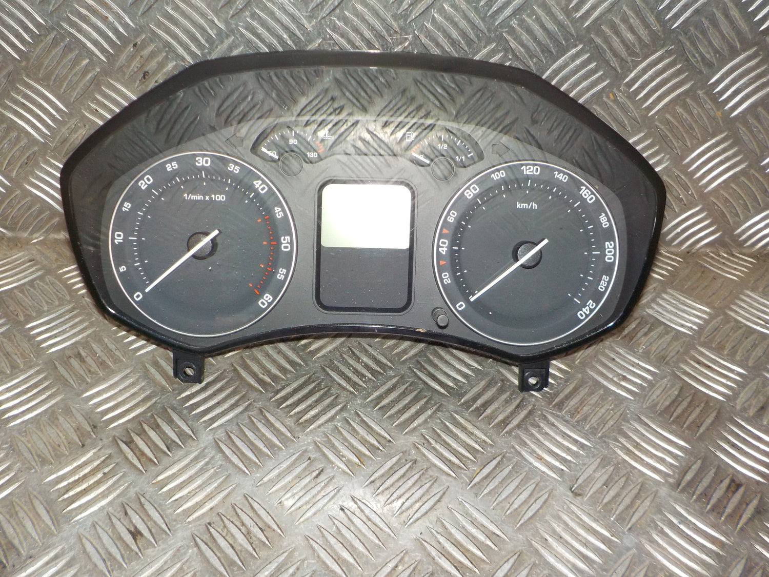 Skoda Octavia Speedometer - Instrument Med OEM Nr. 1Z0920810D Fra Skoda Ophugger