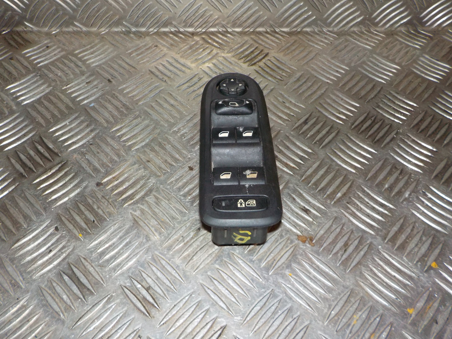 Peugeot 308 Kontakt Rudehejs Med OEM Nr. 649026 Fra Peugeot Ophugger