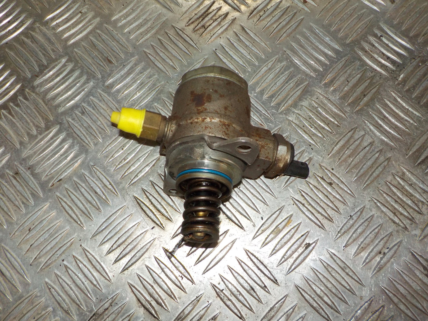 Seat Toledo Højtrykspumpe Med OEM Nr. 03C127026R Fra Seat Ophugger