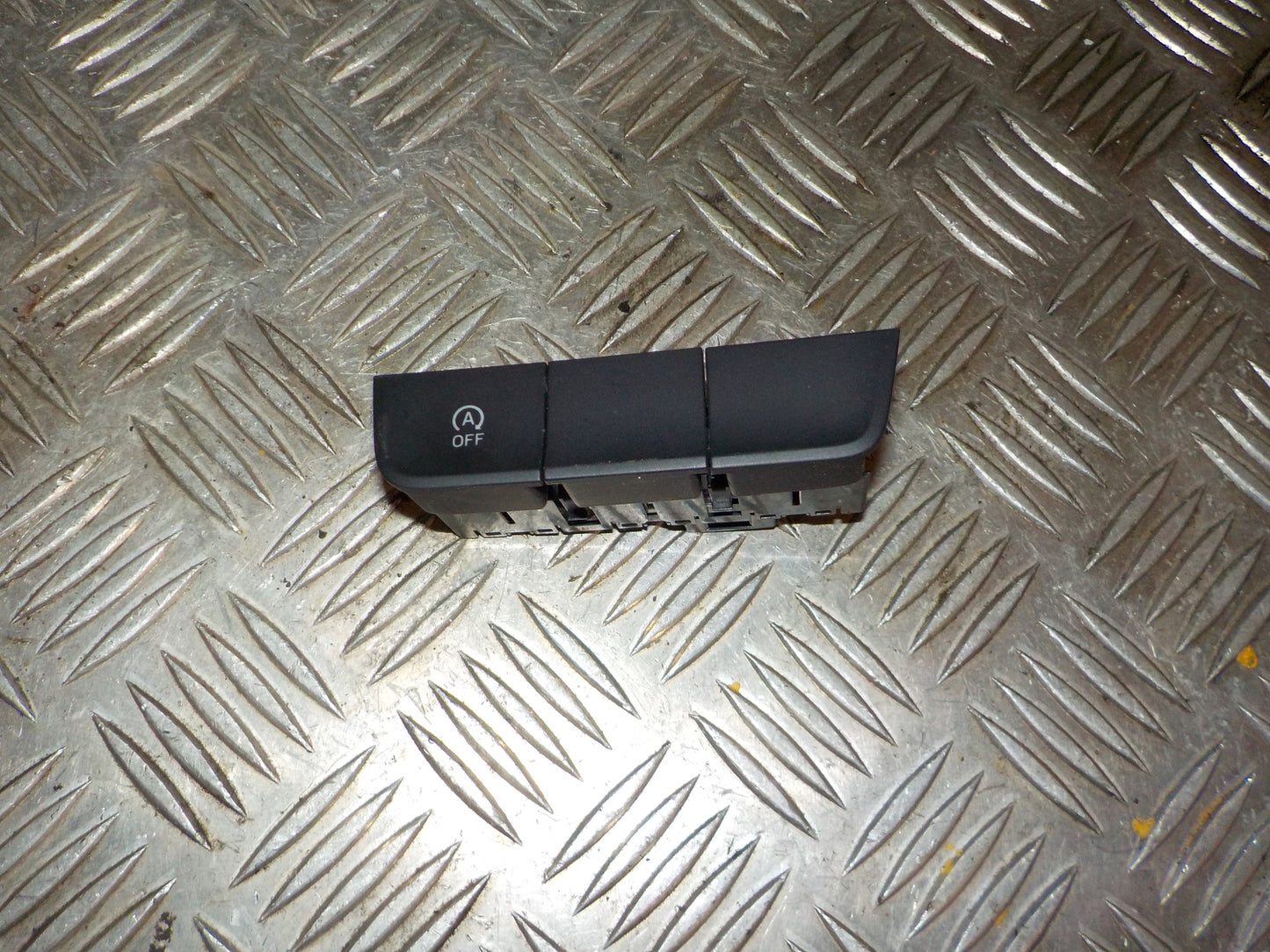 Skoda Fabia Kontakt Diverse Med OEM Nr. 6V1927238D Fra Skoda Ophugger