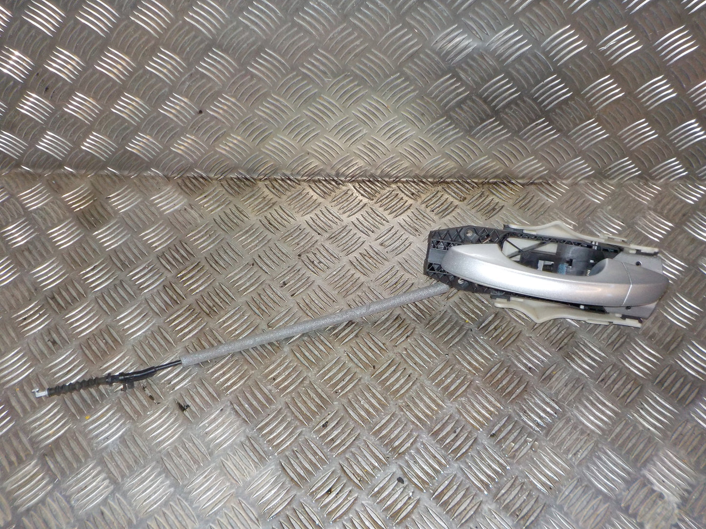 Skoda Fabia Håndtag Udvendig Med OEM Nr. 5G0837205N Fra Skoda Ophugger