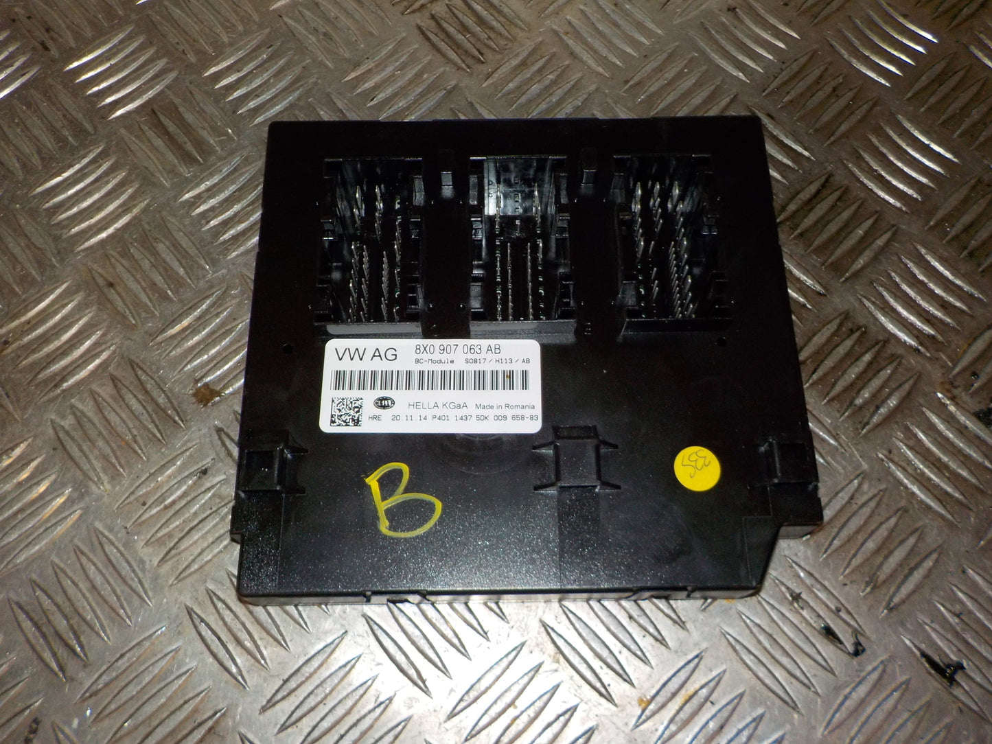 Audi Q3 Bcm / Komfortkomputer Med OEM Nr. 8X0907063AB Fra Audi Ophugger