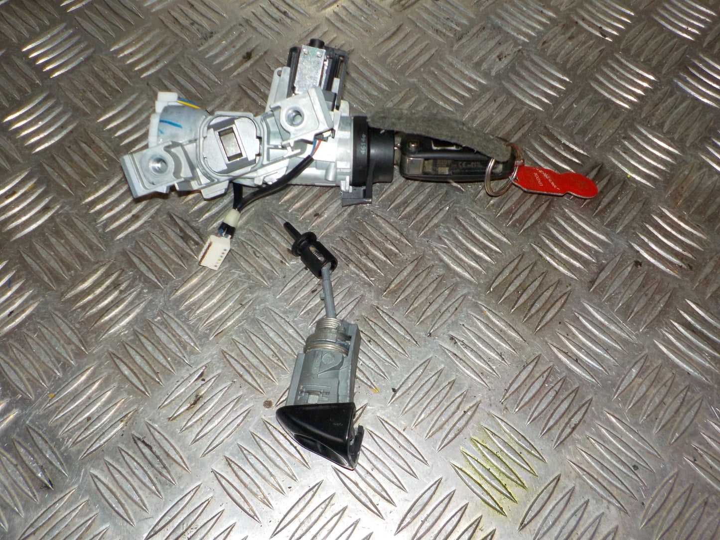 Audi Q3 8U Låsesæt Med OEM Nr. 1K0905851 Fra Audi Ophugger