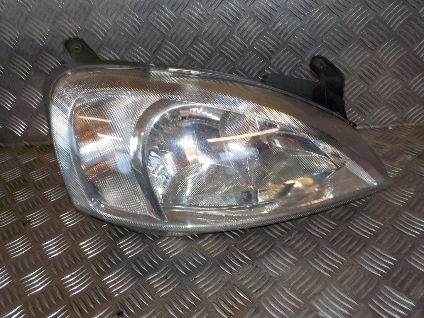 Opel Corsa C Forlygte Med OEM Nr. 9196283 Fra Opel Ophugger