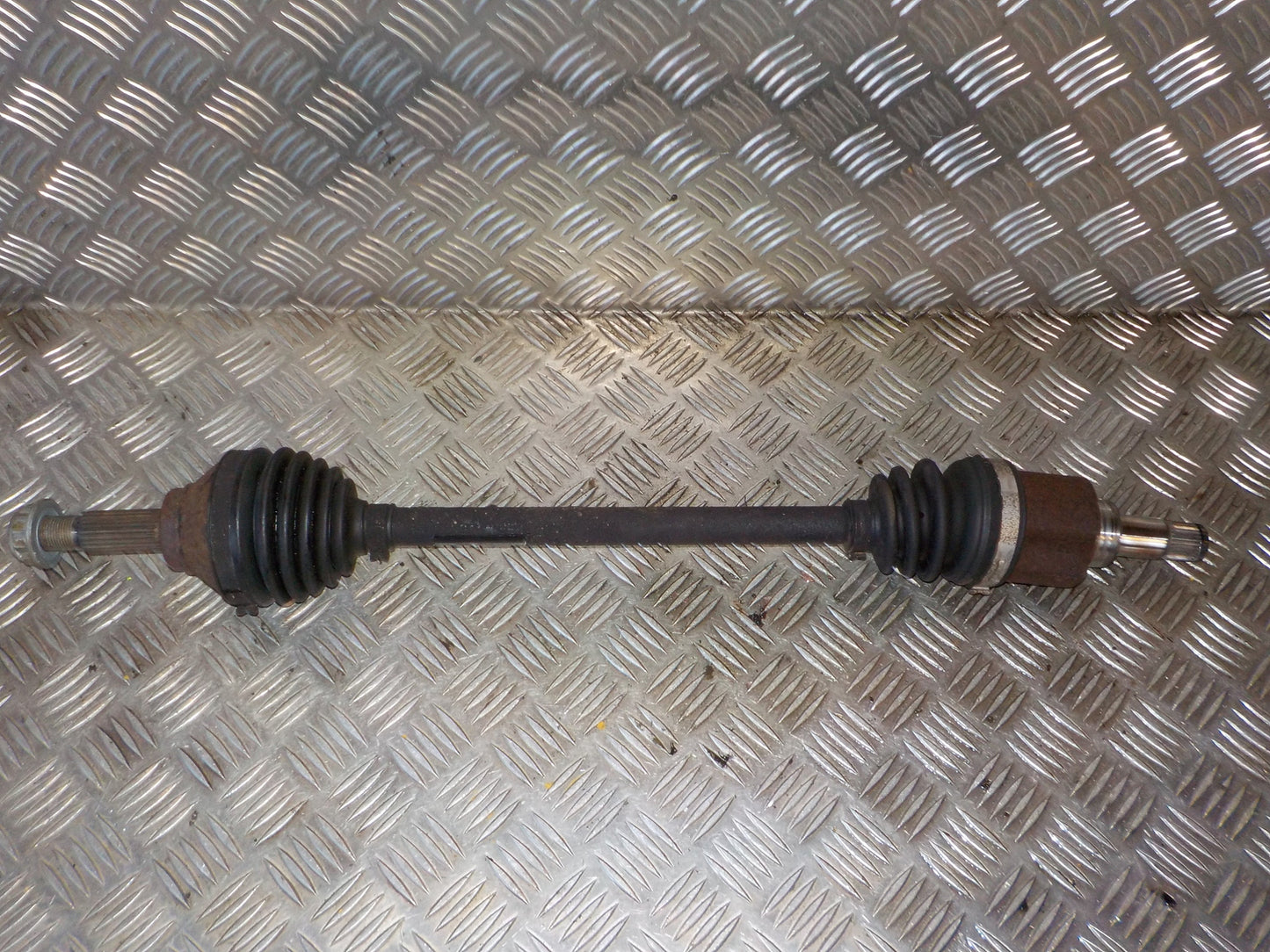 Skoda Citigo Trækaksel For V Med OEM Nr. 1S0407761B Fra Skoda Ophugger