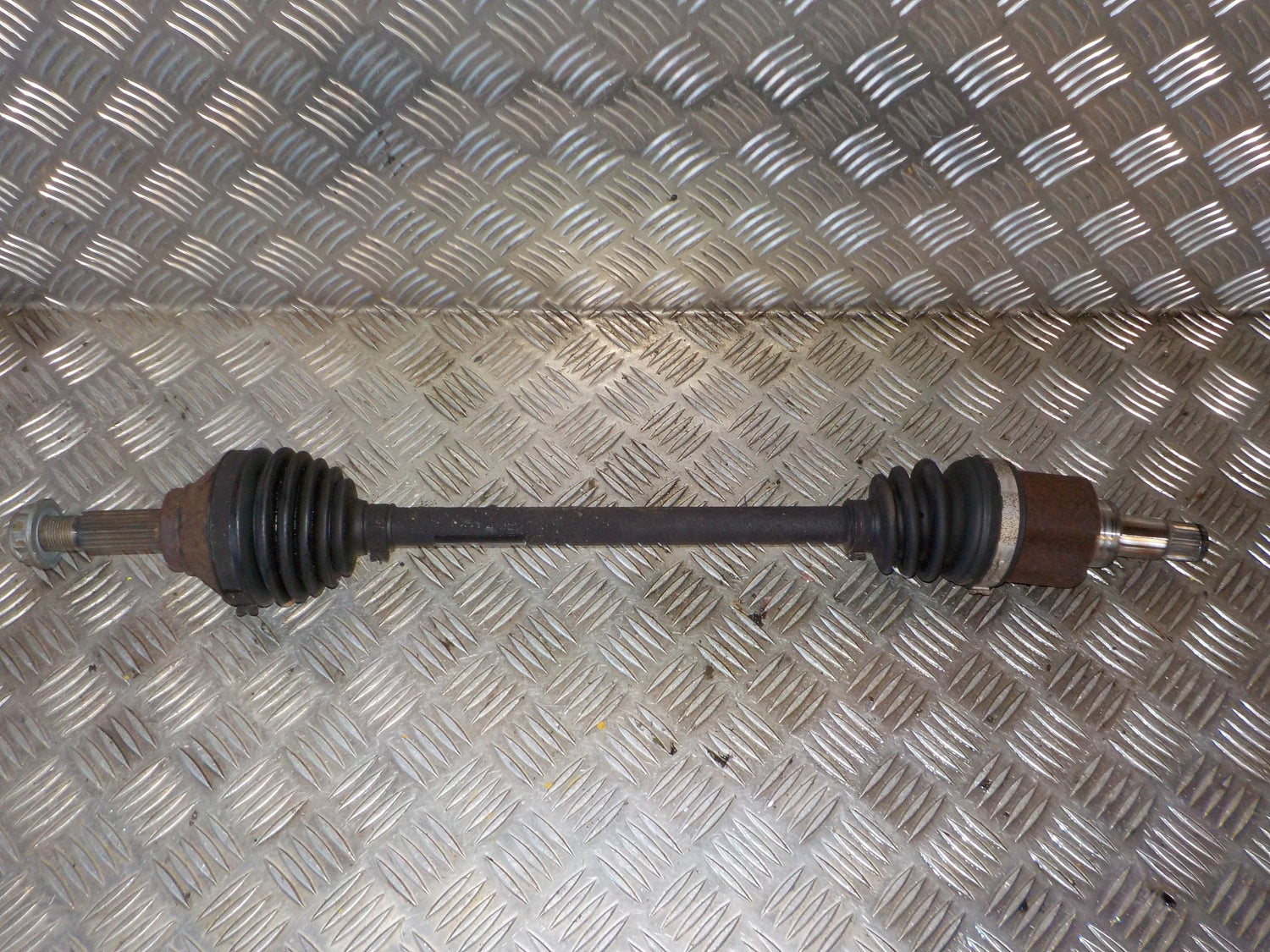 Skoda Citigo Trækaksel For V Med OEM Nr. 1S0407761B Fra Skoda Ophugger