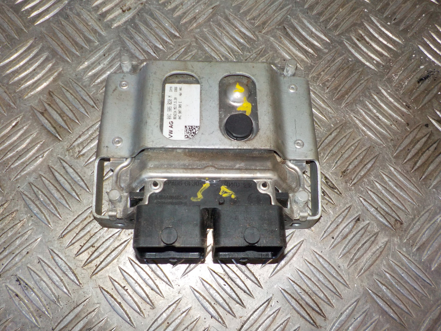 Skoda Citigo Motorstyring - Motorstyreboks - Injection Elboks Med OEM Nr. 04C906020M Fra Skoda Ophugger