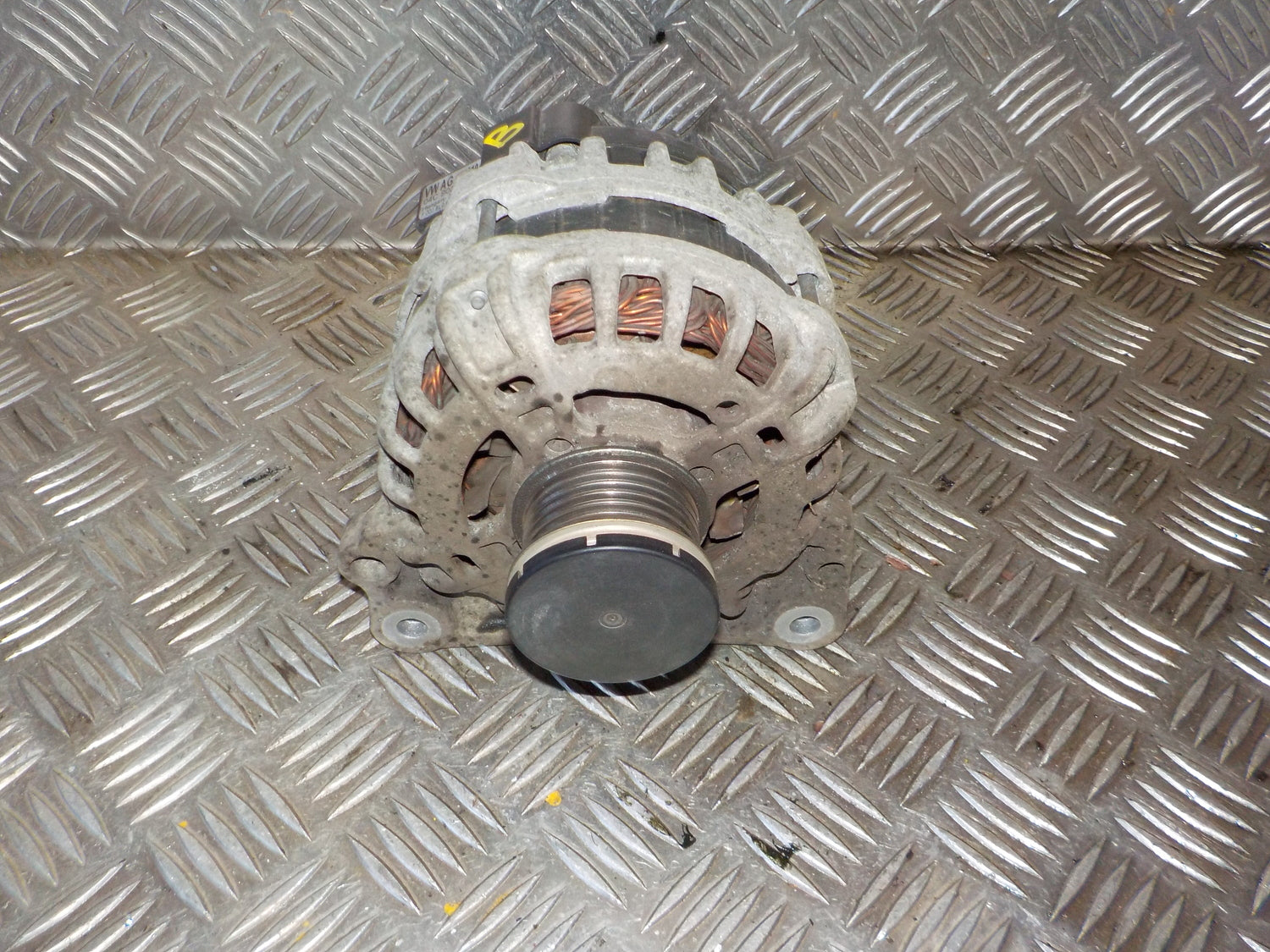 Skoda Citigo Generator Med OEM Nr. 04C903023DX Fra Skoda Ophugger