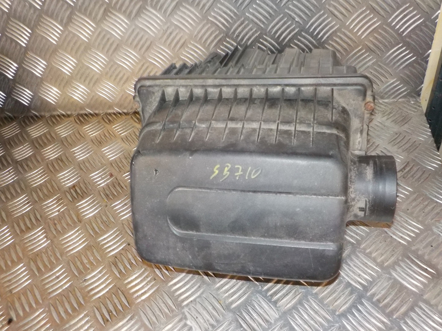 Peugeot 307 Luftfilterkasse Med OEM Nr. 1427H7 Fra Peugeot Ophugger