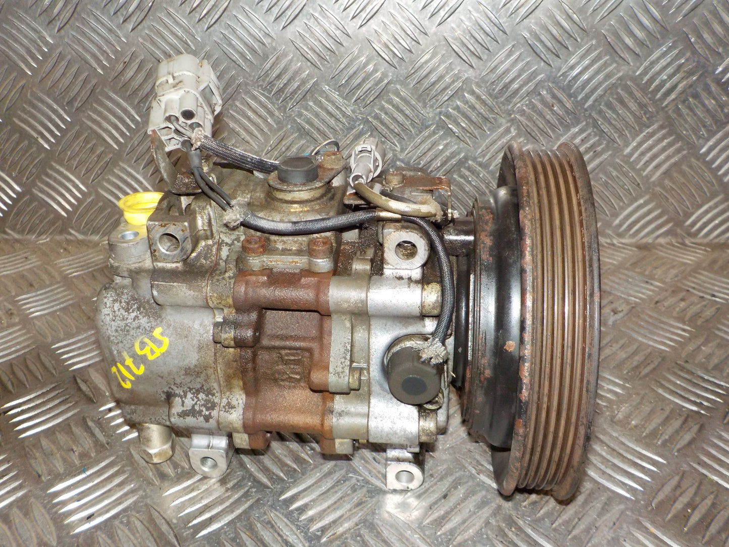 Toyota Corolla 3D-5D Hb E100 Aircondition Pumpe Med OEM Nr. 445002561A Fra Toyota Ophugger