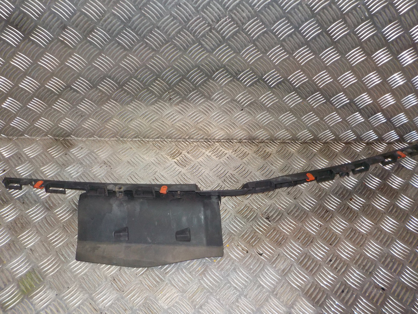 Opel Insignia A Front, Løsdele Med OEM Nr. Ophugger Fra Opel Ophugger