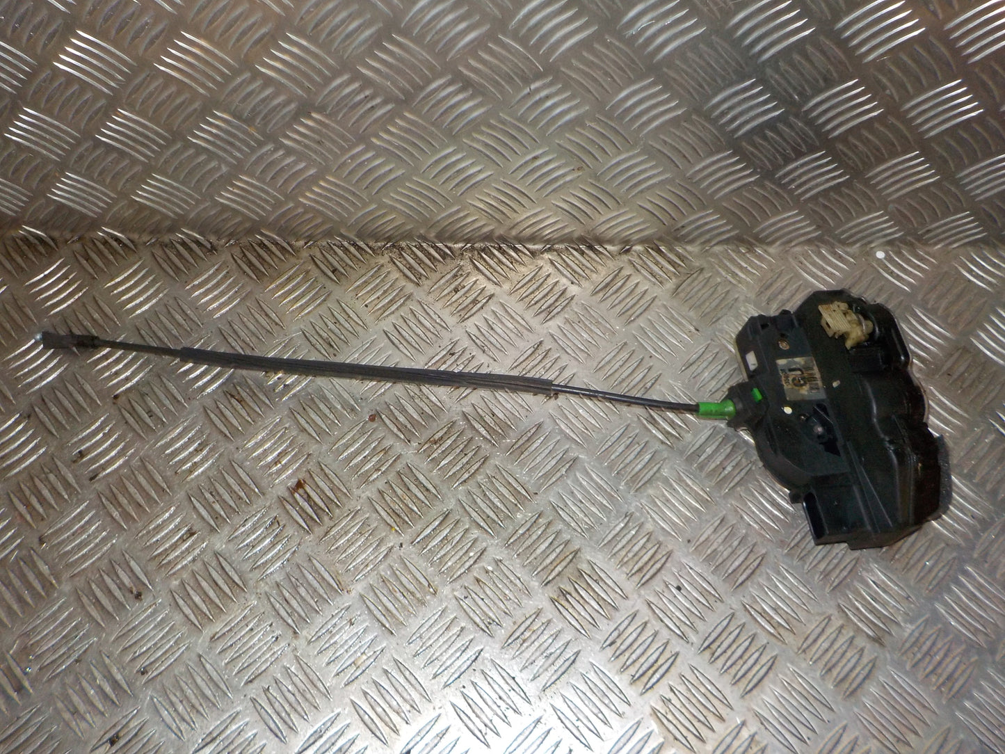 Opel Insignia A Dørlås Med OEM Nr. 13503808 Fra Opel Ophugger