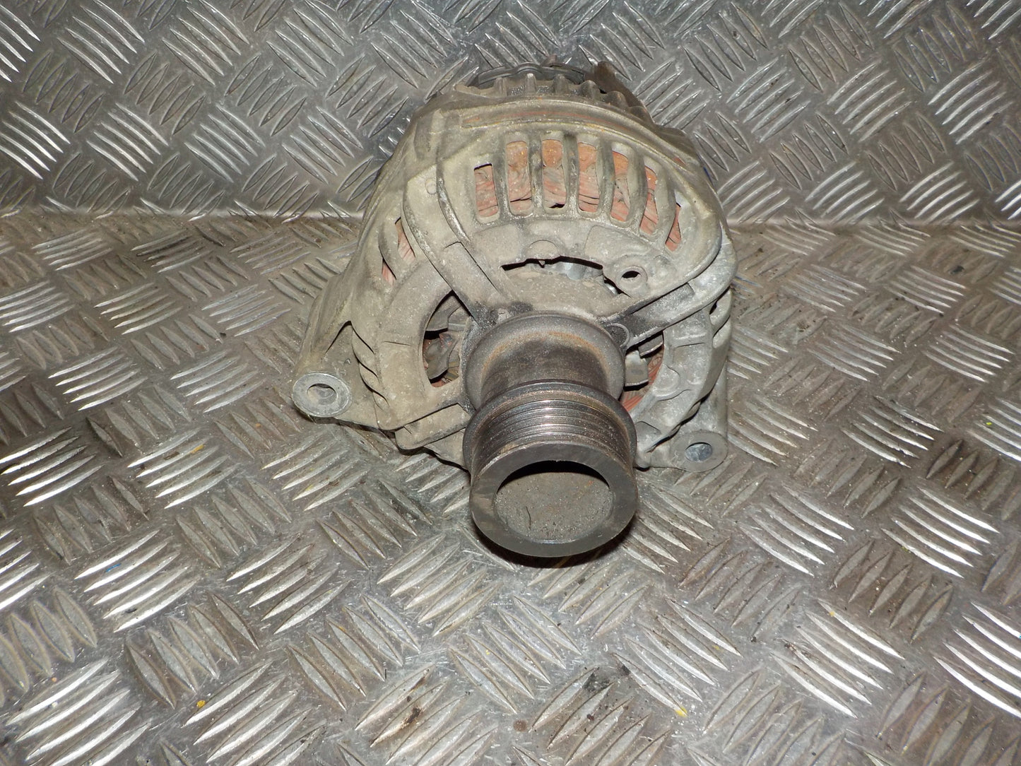 Saab 9-5 Generator Med OEM Nr. CA16531IR Fra Saab Ophugger