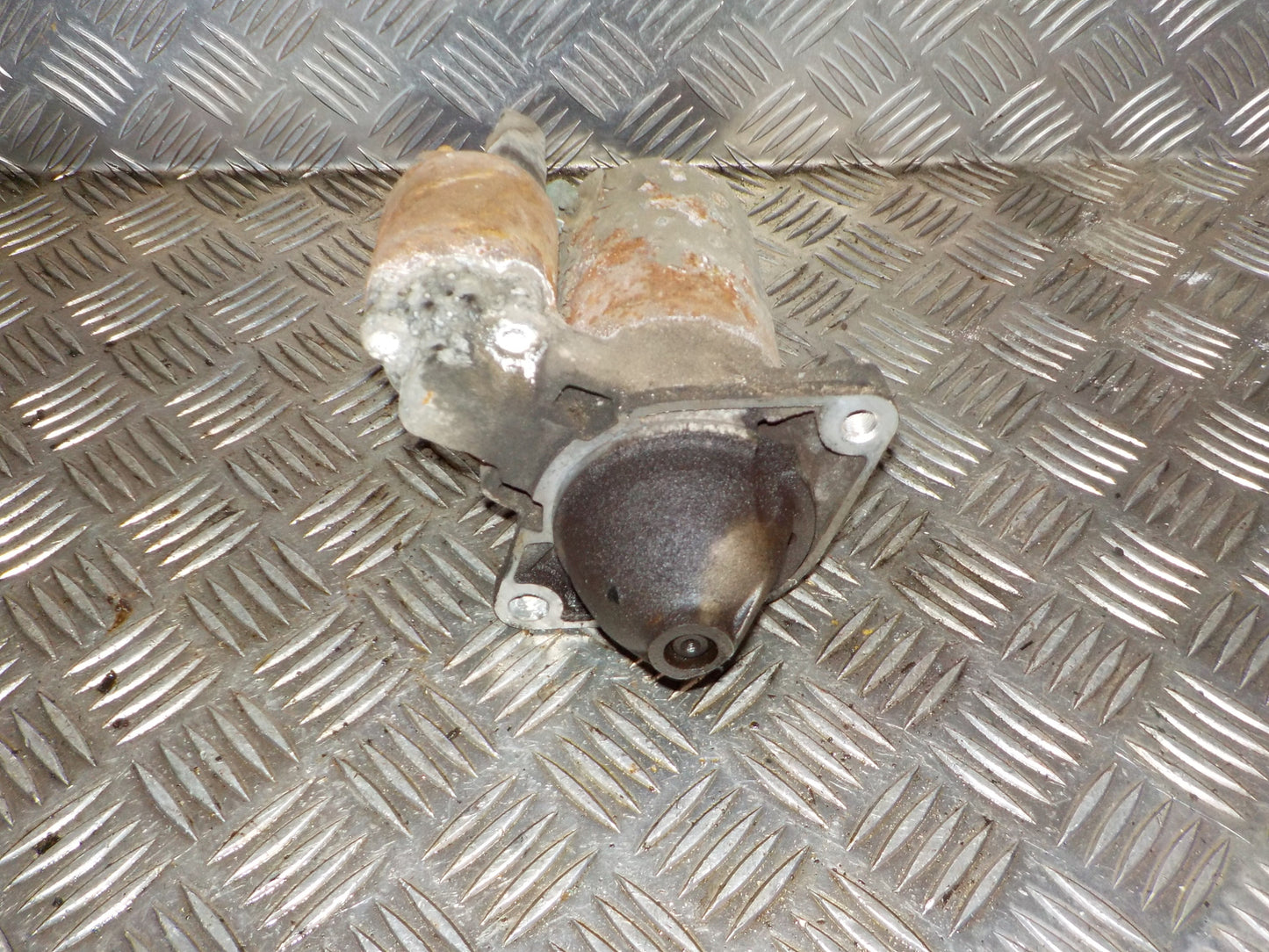 Toyota Corolla E12 Starter Med OEM Nr. 281000D030 Fra Toyota Ophugger