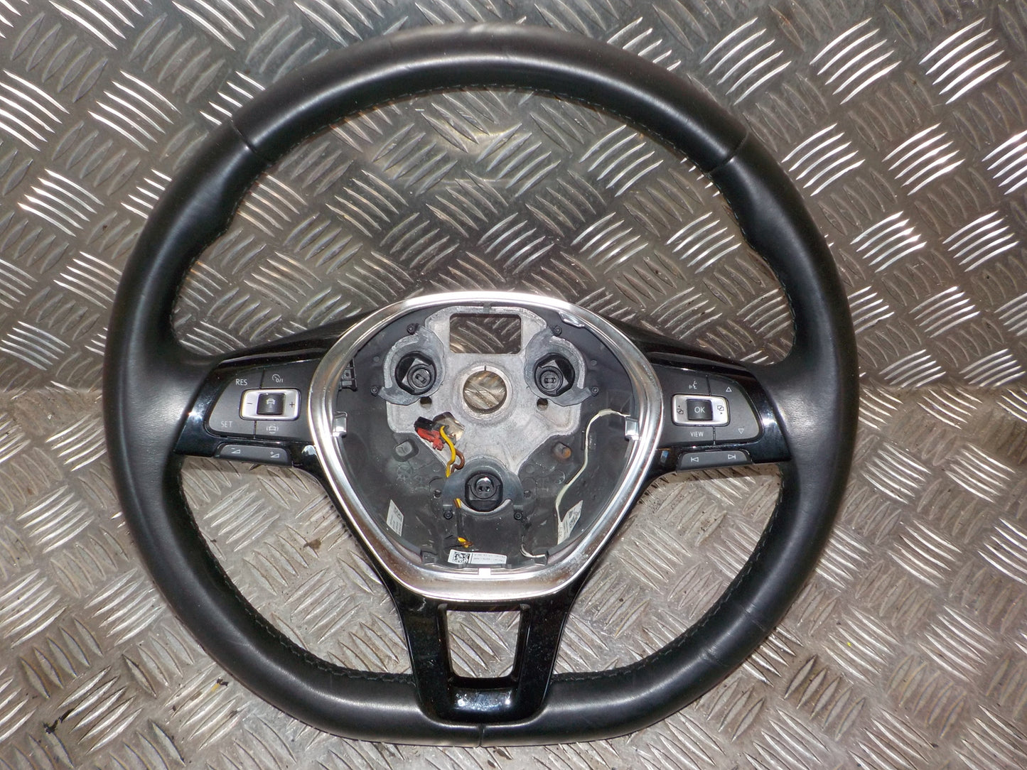 VW T‑Roc Rat Med OEM Nr. 62751170B Fra VW Ophugger