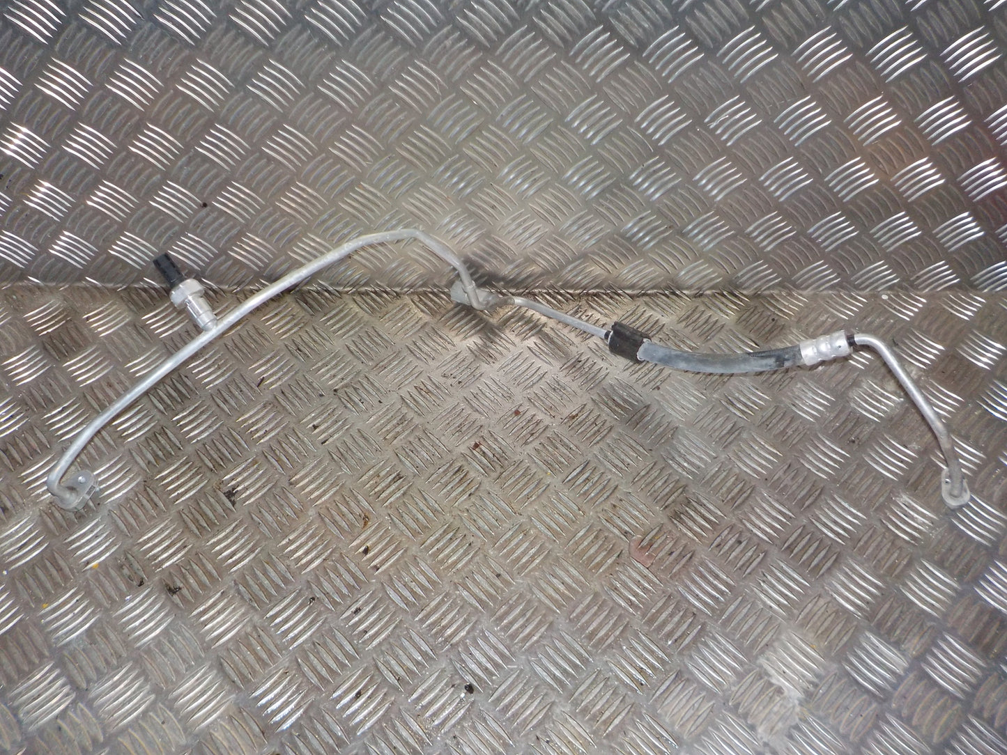 VW T‑Roc Aircond. Rør/Slanger Med OEM Nr. 5Q0816741B Fra VW Ophugger