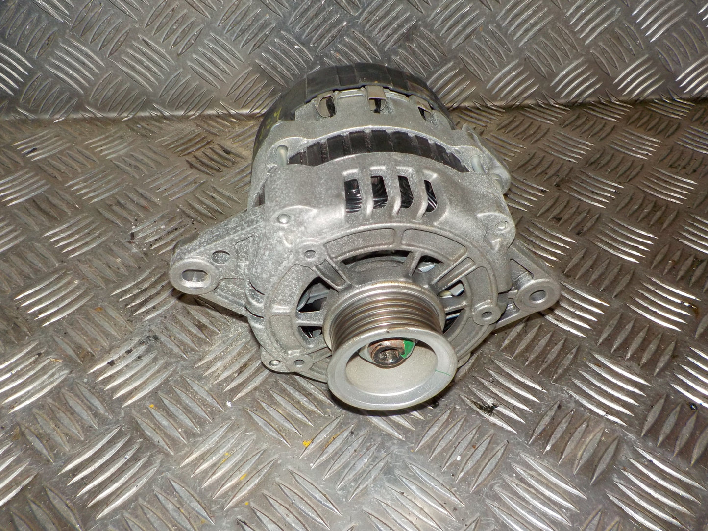 Chevrolet Nubira Generator Med OEM Nr. 103355 Fra Chevrolet Ophugger