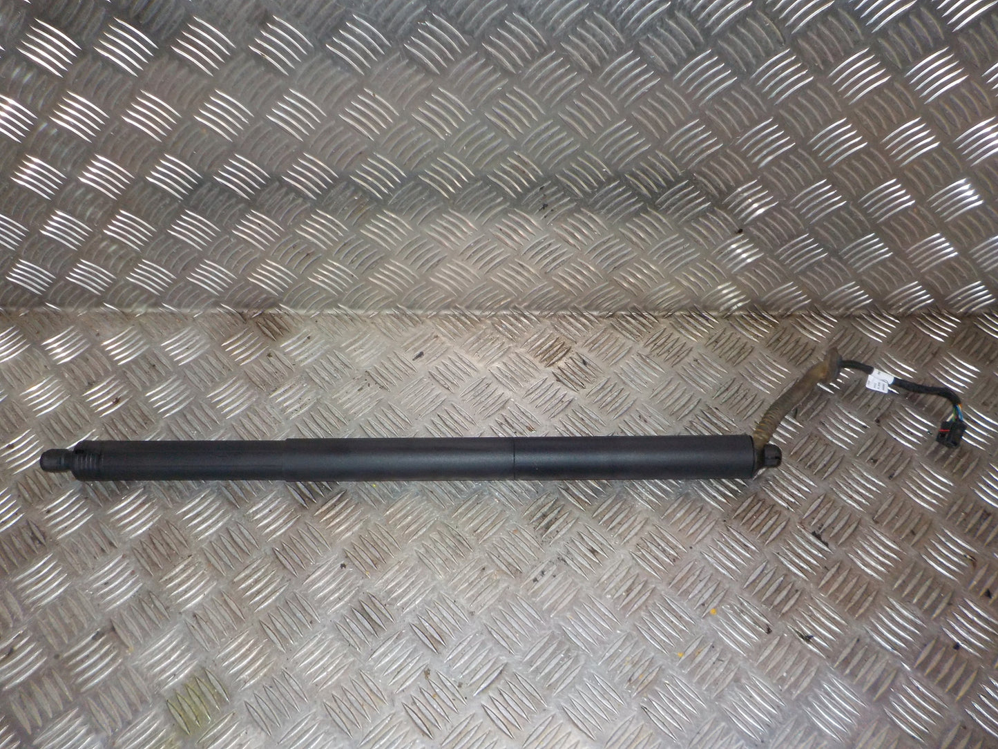 VW T‑Roc Bagklapsdæmper Med OEM Nr. 2GA827851B Fra VW Ophugger