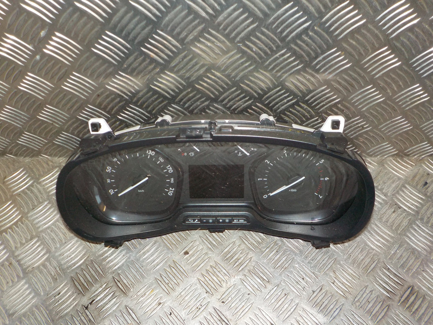 Peugeot Expert Speedometer - Instrument Med OEM Nr. 9831168780 Fra Peugeot Ophugger