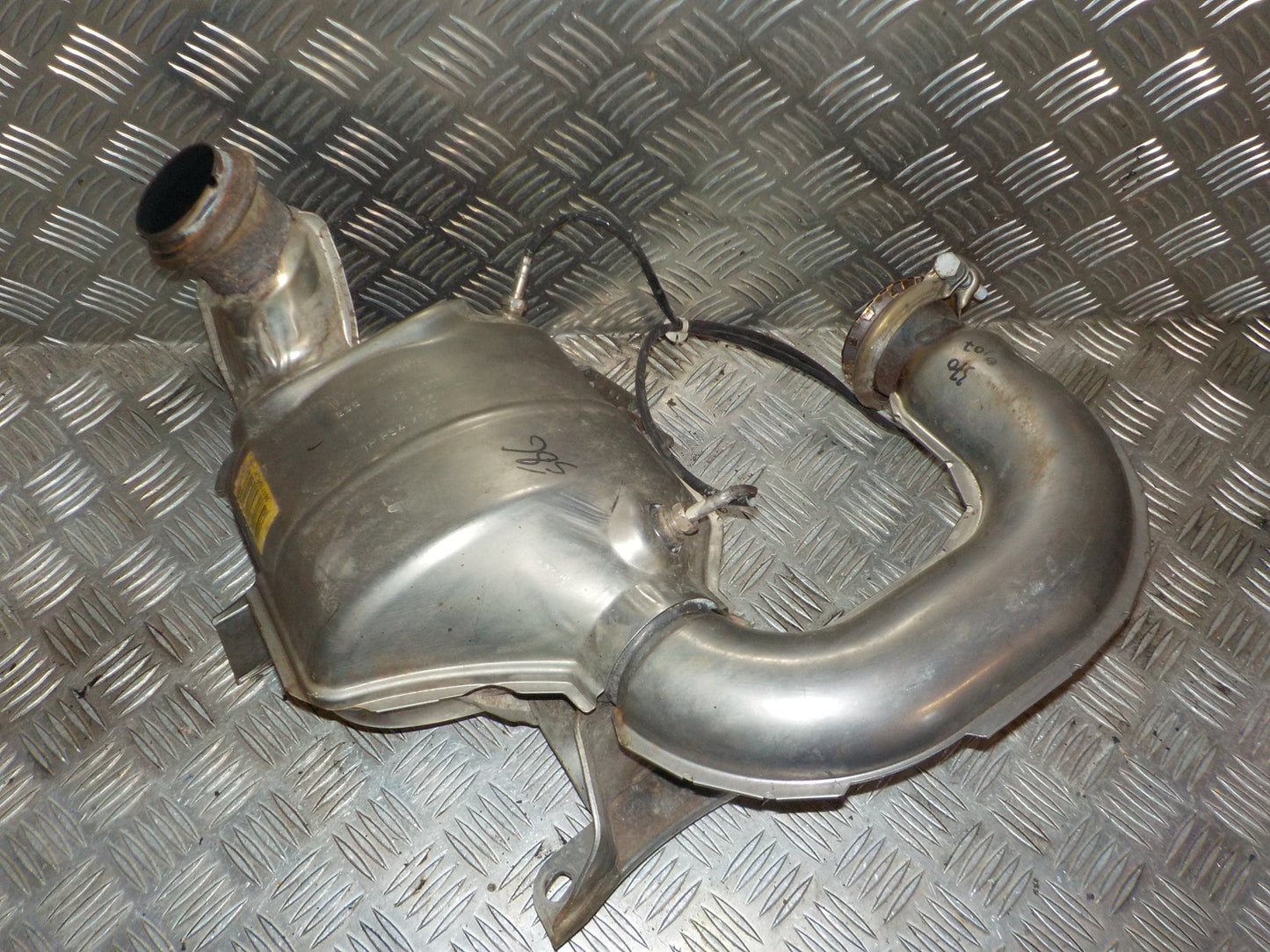 Peugeot Expert Katalysator Med OEM Nr. 9817106280 Fra Peugeot Ophugger
