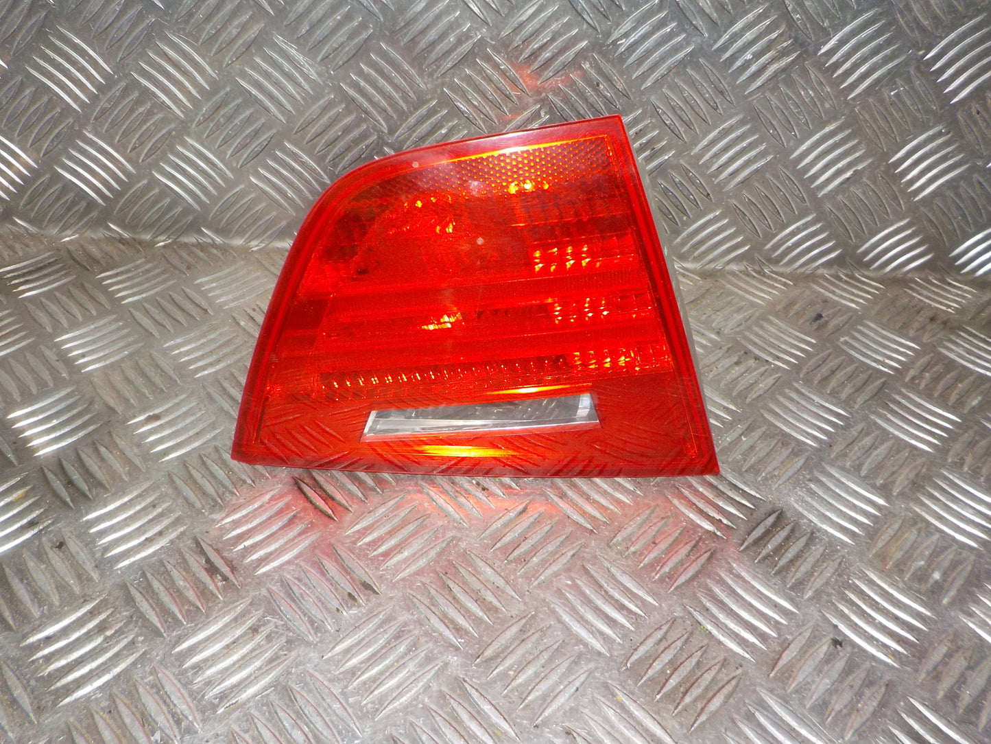 BMW 3-Serie E90/E91/E92 Baglygte Med OEM Nr. 7289433 Fra BMW Ophugger