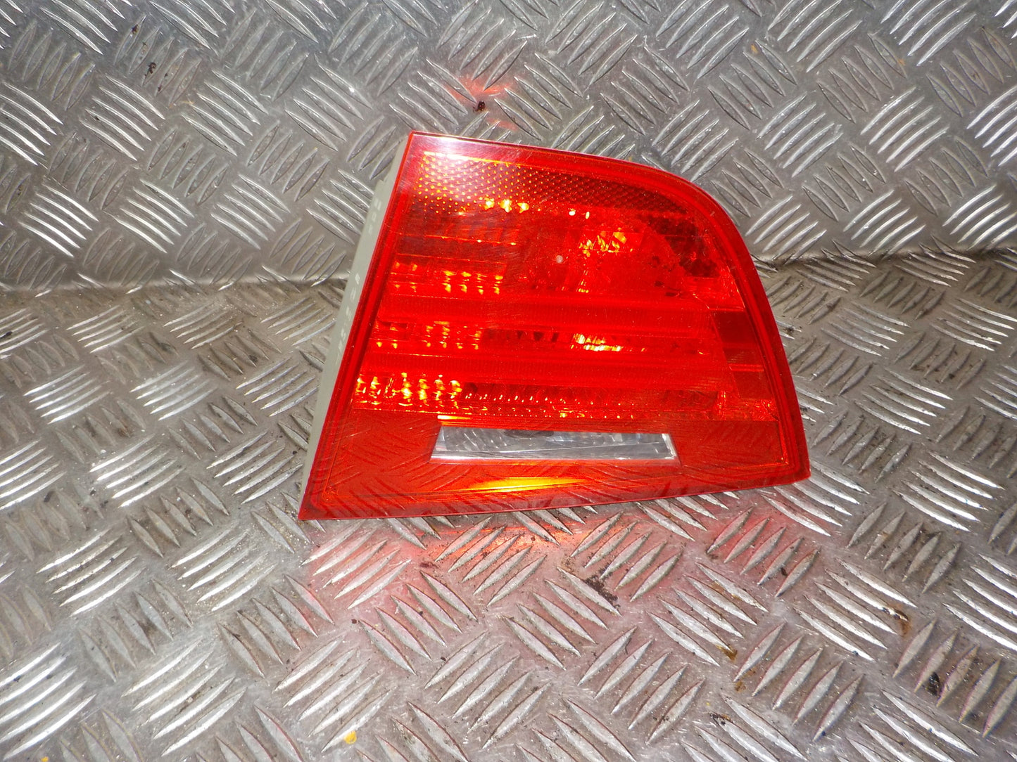 BMW 3-Serie E90/E91/E92/E Baglygte Med OEM Nr. 7289434 Fra BMW Ophugger