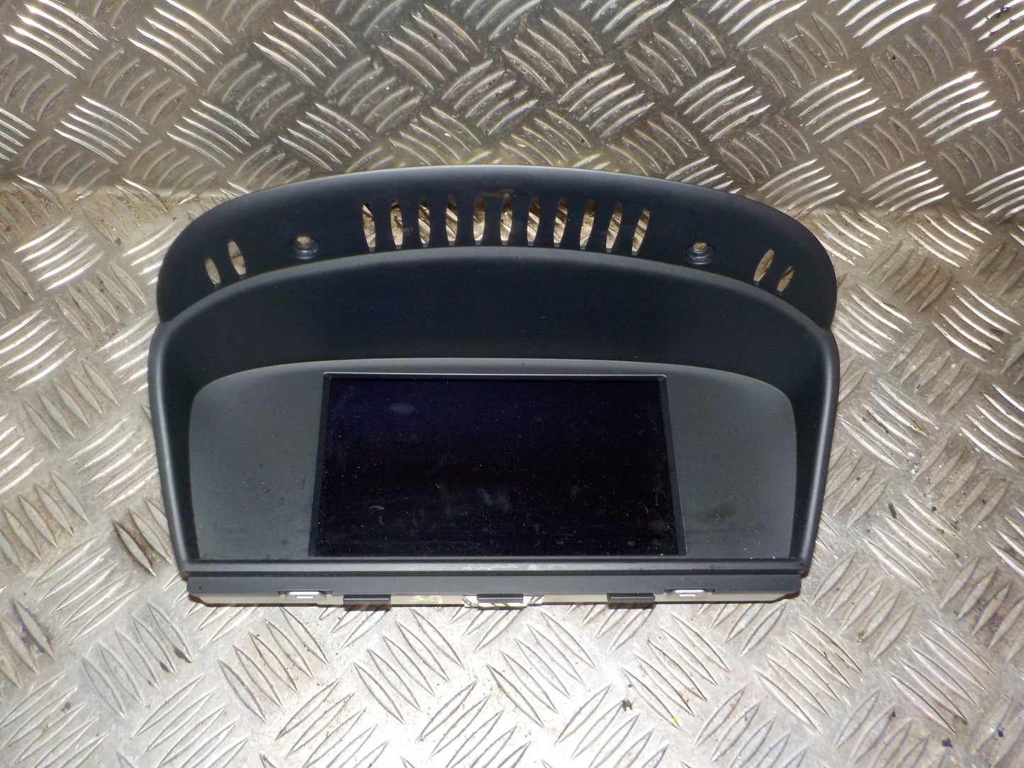 BMW 3-Serie E90/E91/E92/E Radio, Multi Display Med OEM Nr. 65829211970 Fra BMW Ophugger