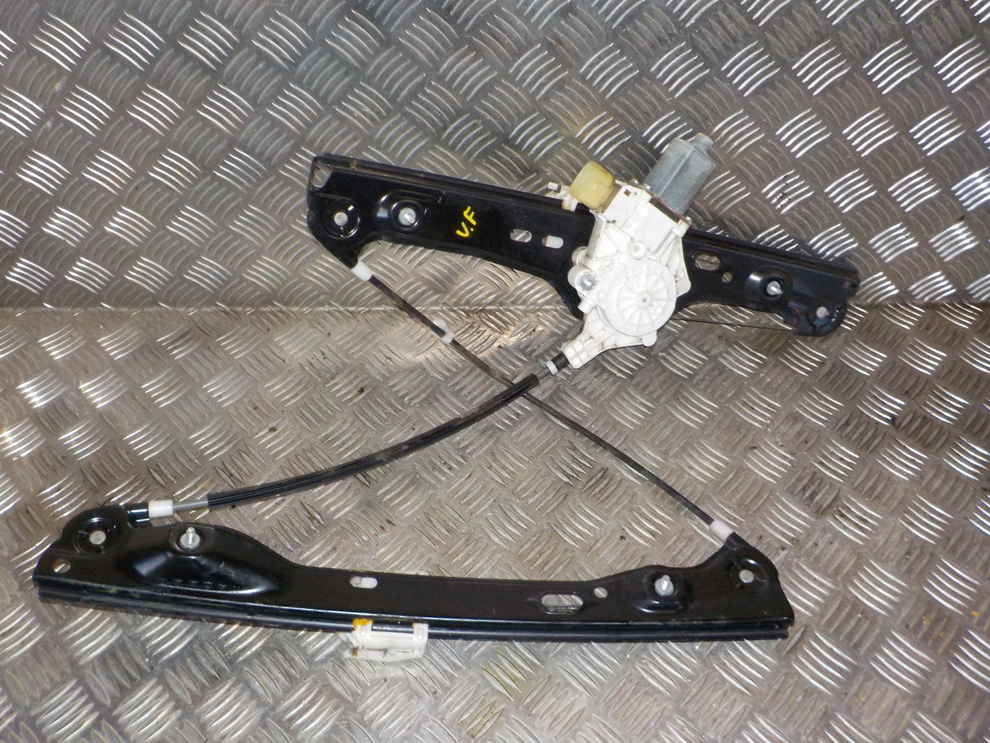 BMW 3-Serie E90/E91/E92/E Rudemotor - Rudehejs Med OEM Nr. 996624102 Fra BMW Ophugger