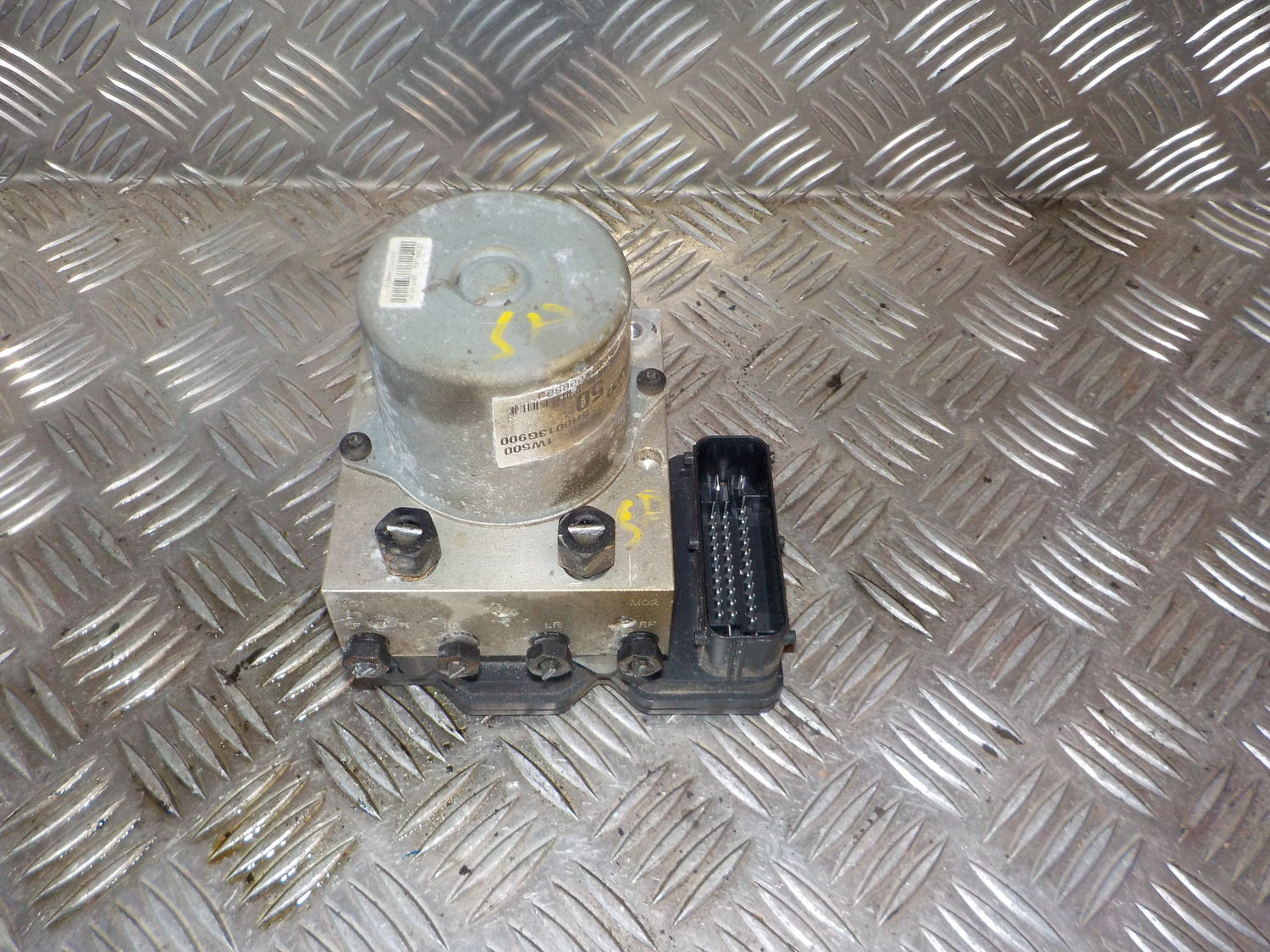 Kia Rio UB Abs Pumpe Med OEM Nr. 589201W500 Fra Kia Ophugger