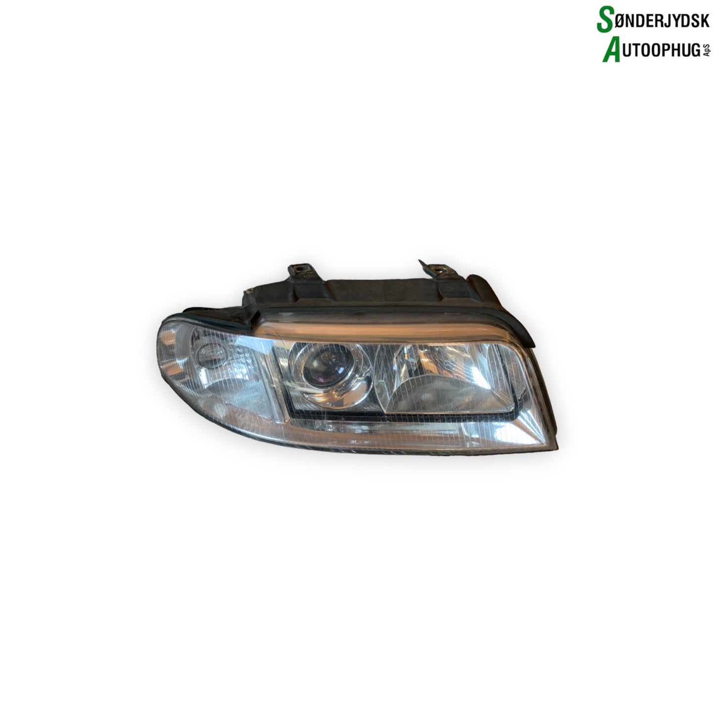 Audi A4 8D Forlygte Med OEM Nr. 8D0941004AK Fra Audi Ophugger