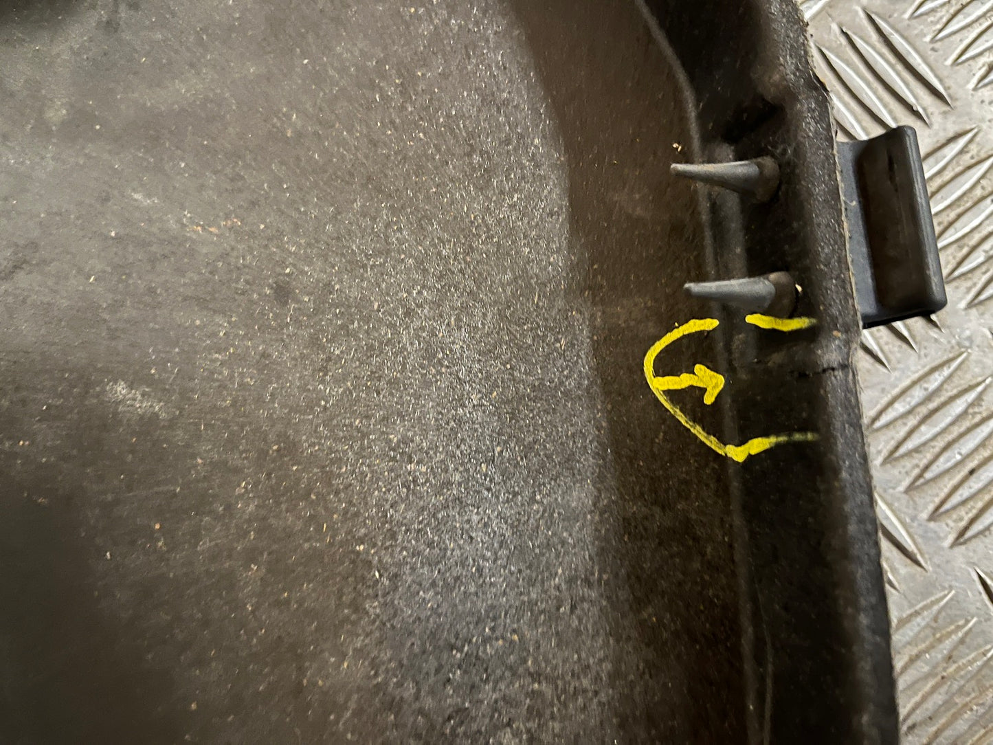 Chevrolet Spark Baghylde/Hattehylde Med OEM Nr. 95235190 Fra Chevrolet Ophugger