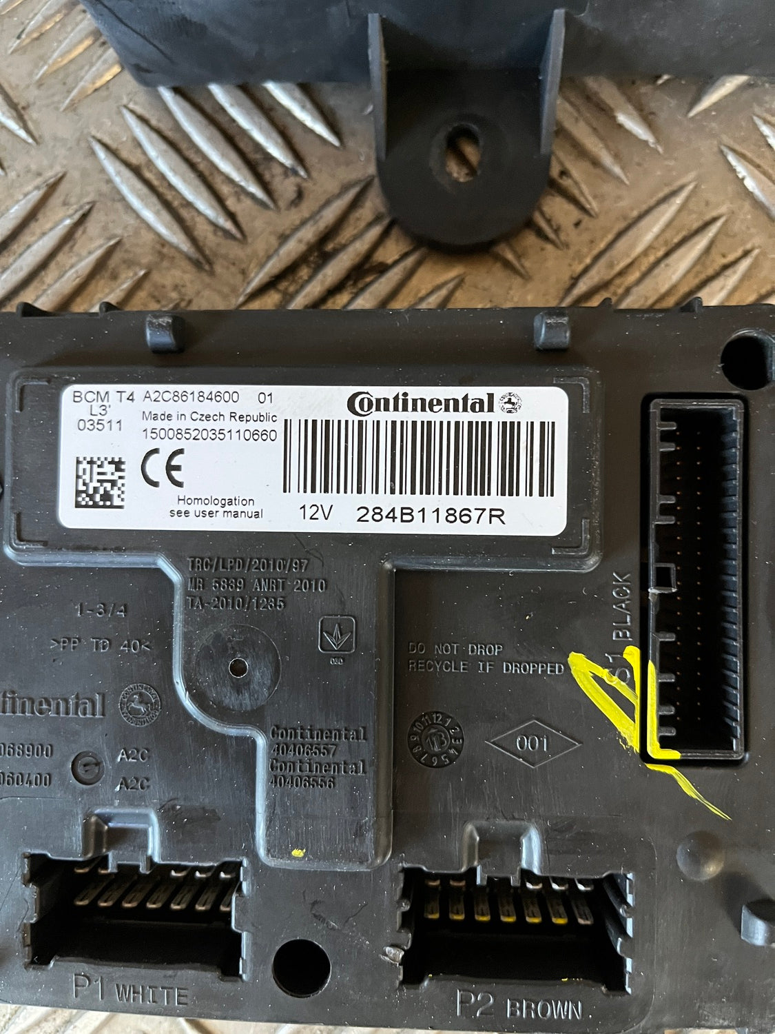Renault Clio 4 Motorstyring - Motorstyreboks - Injection Elboks Med OEM Nr. 237102928R Fra Renault Ophugger