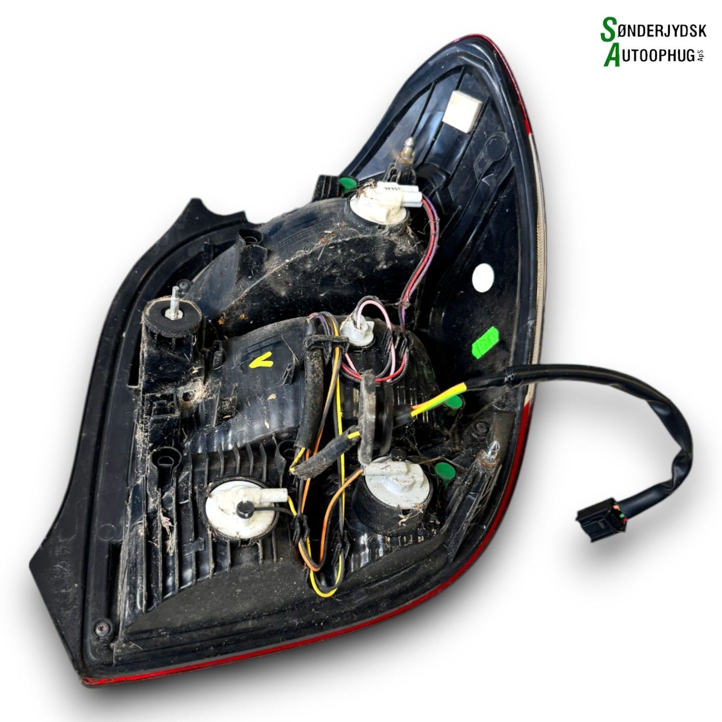 Peugeot 108 Baglygte Med OEM Nr. B001031780 Fra Peugeot Ophugger