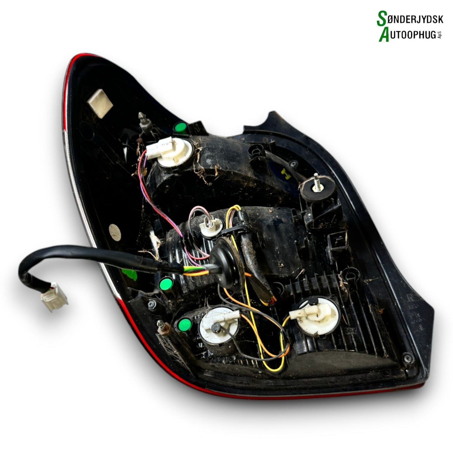 Peugeot 108 Baglygte Med OEM Nr. B001031180 Fra Peugeot Ophugger